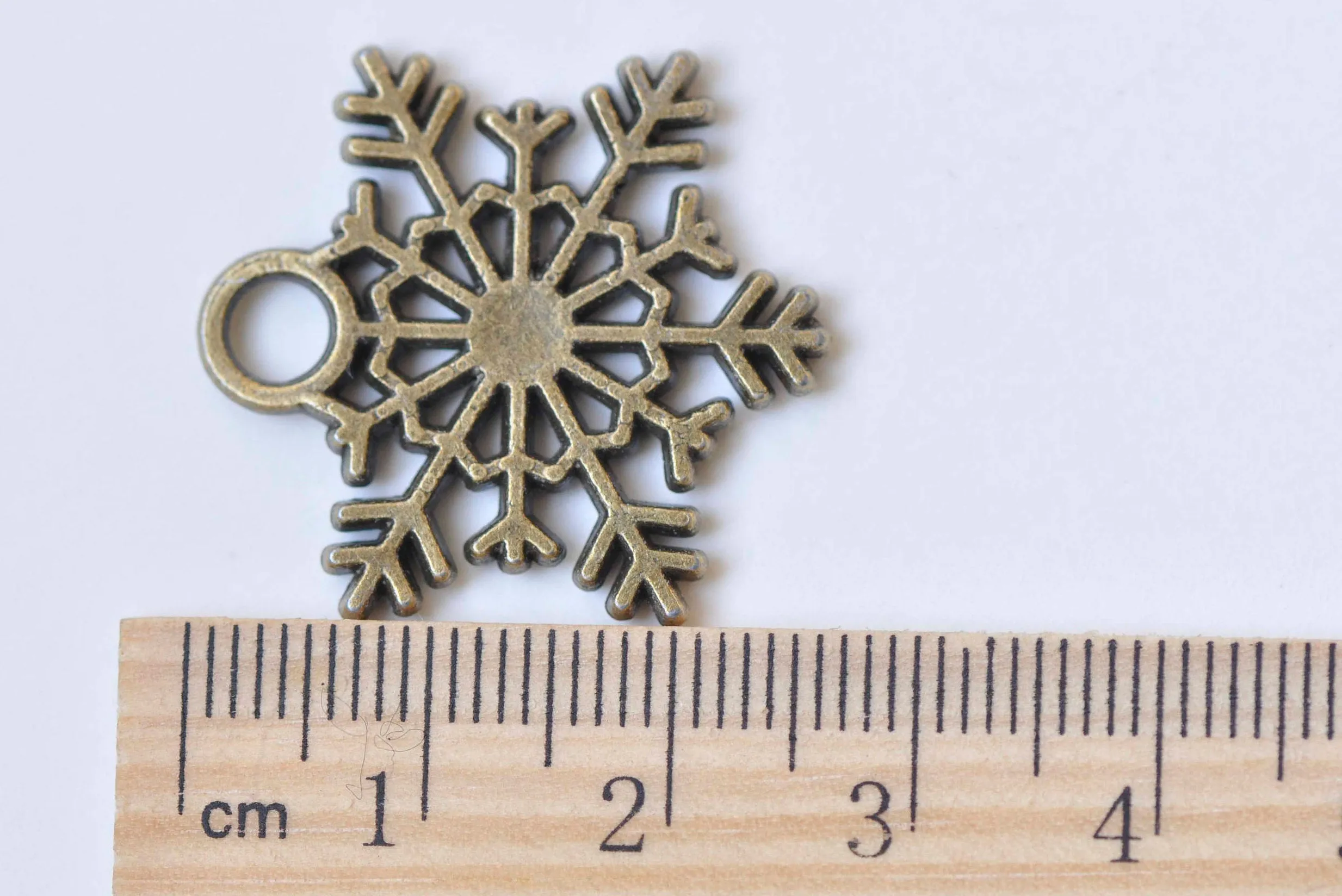 10 pcs Antique Bronze Snowflake Charms Thick Pendants 24x27mm A2362