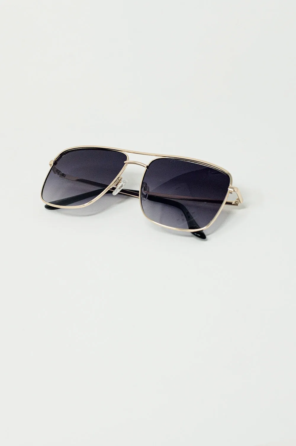 Aviator Vintage Sunglasses With Golden Rim