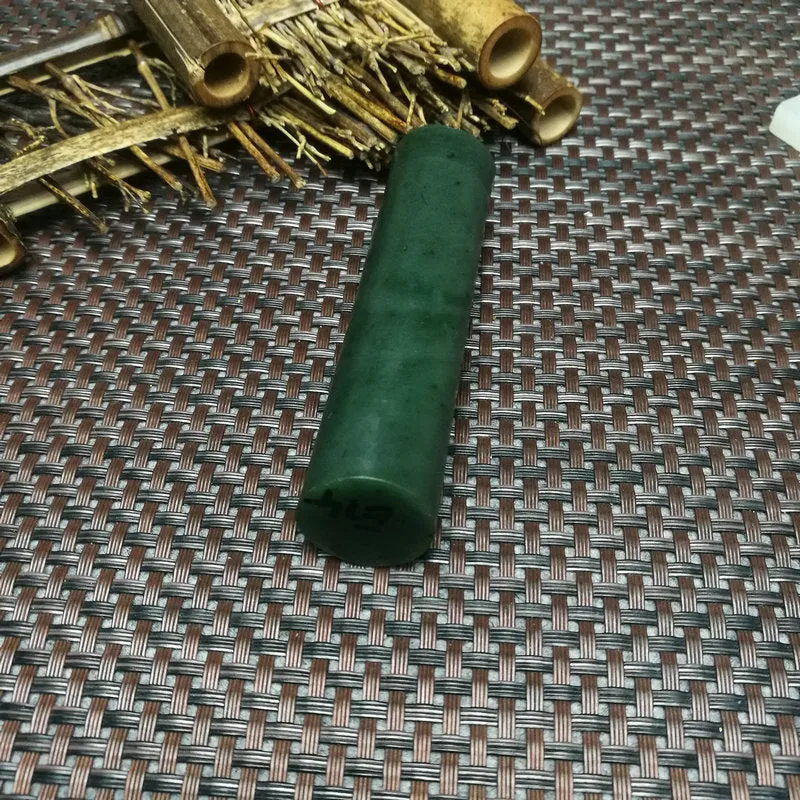 Natural Kunlun Jade Rough Nephrite Raw (101g,8.5X2.2cm)