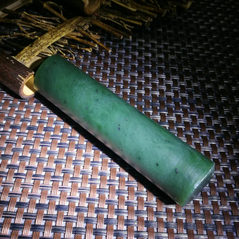 Natural Kunlun Jade Rough Nephrite Raw (101g,8.5X2.2cm)
