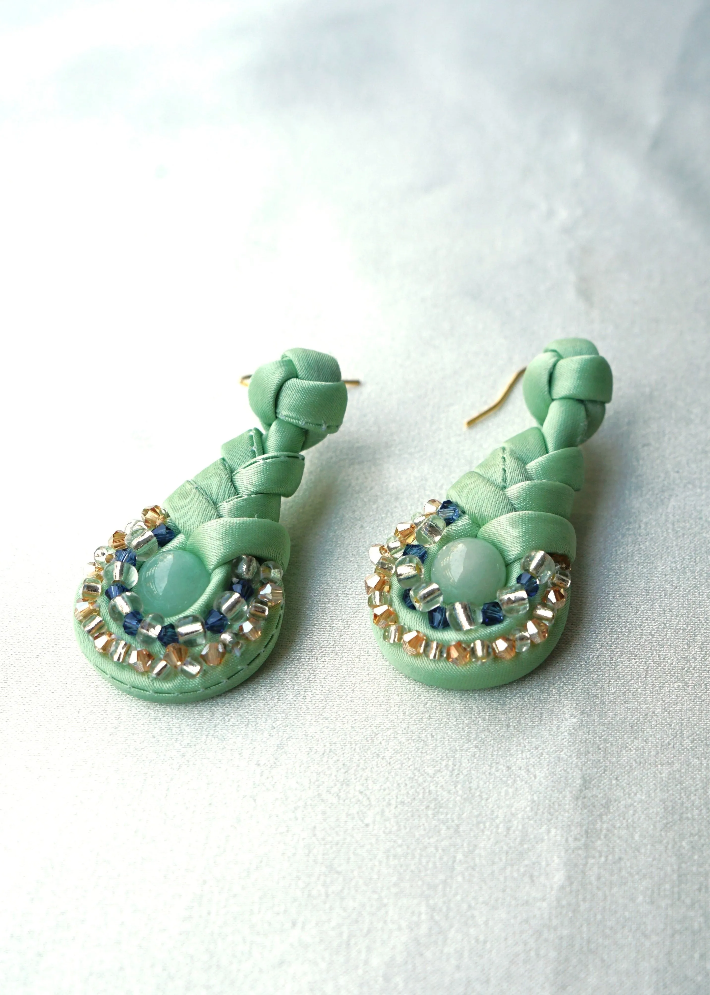 Pipa Pankou Earrings w Jade (Light Green)