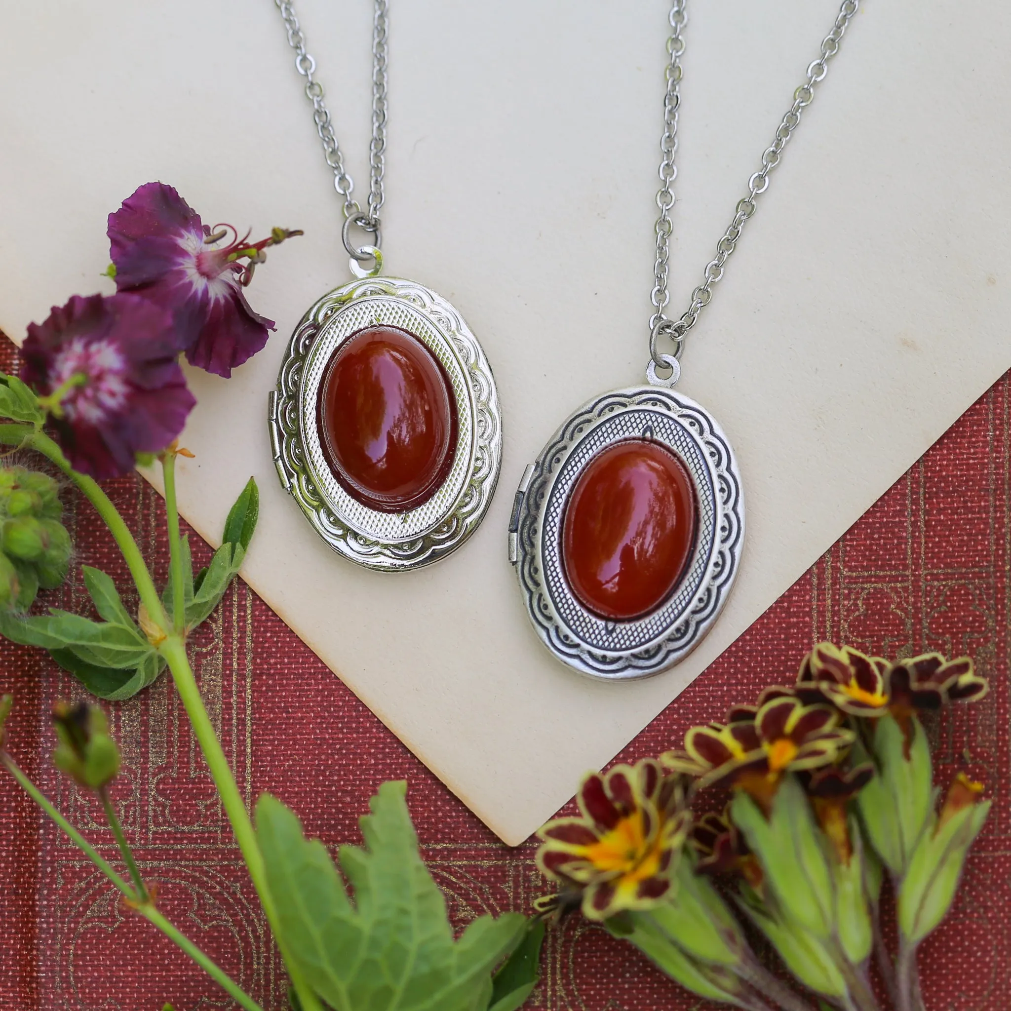 Stone Oval Vintage Locket in Goldstone, Leopardskin, Tigereye or Carnelian