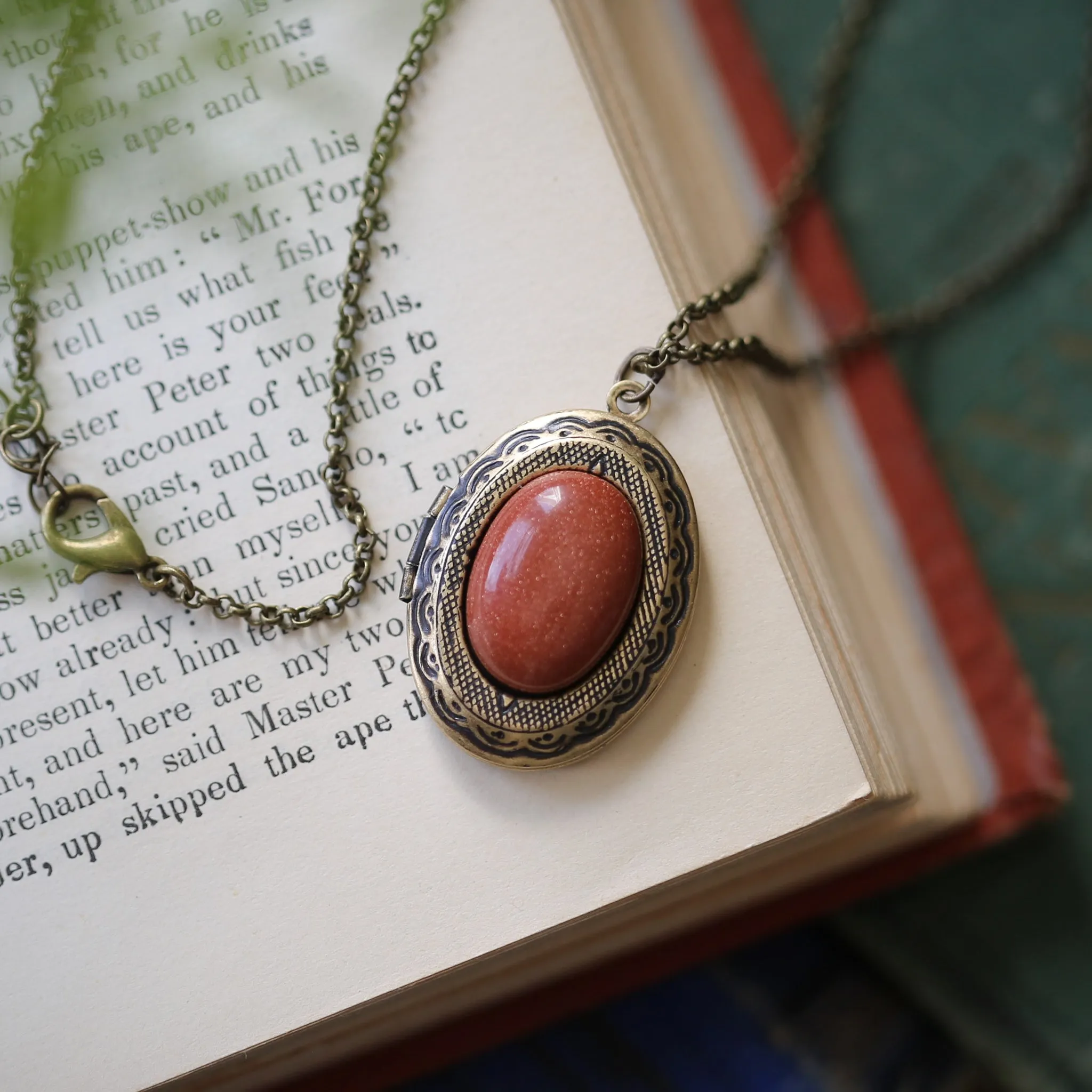 Stone Oval Vintage Locket in Goldstone, Leopardskin, Tigereye or Carnelian