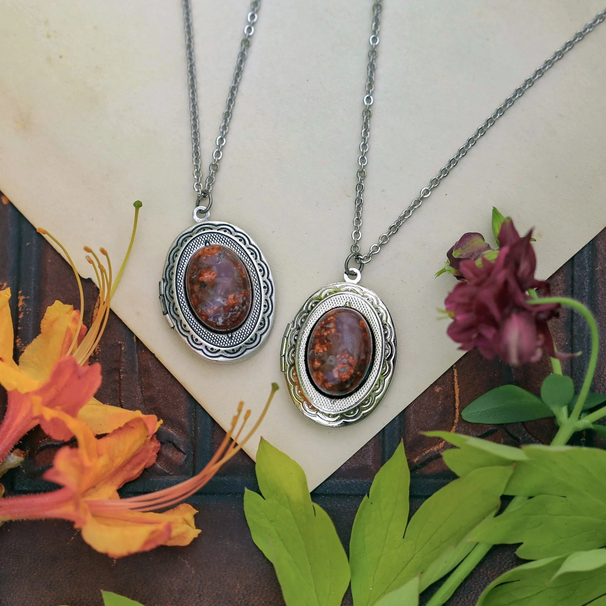 Stone Oval Vintage Locket in Goldstone, Leopardskin, Tigereye or Carnelian