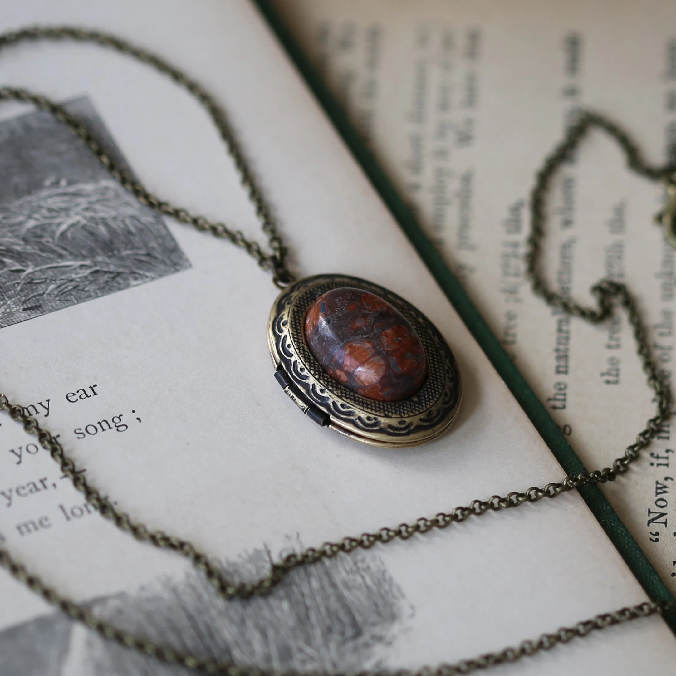 Stone Oval Vintage Locket in Goldstone, Leopardskin, Tigereye or Carnelian